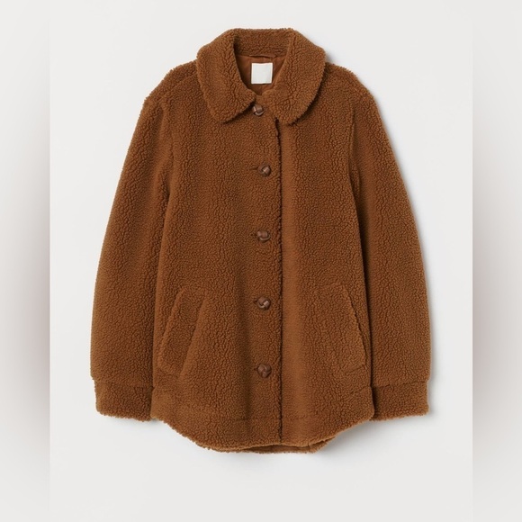 H&M Jackets & Blazers - NWT - H&M Teddy coat in size 2. Oversized. P2P 20.5”